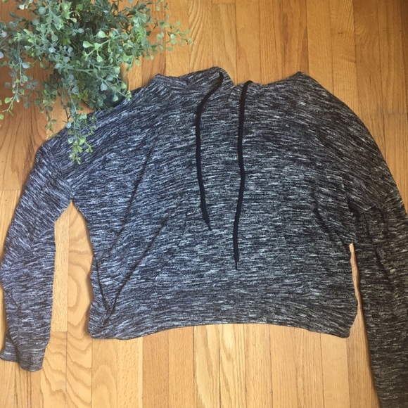 3/$15 Lightweight hoodie sweater - Picture 2 of 4